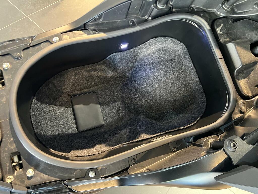 T-MAX 560