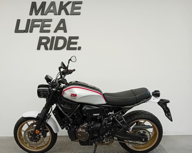 XSR 700