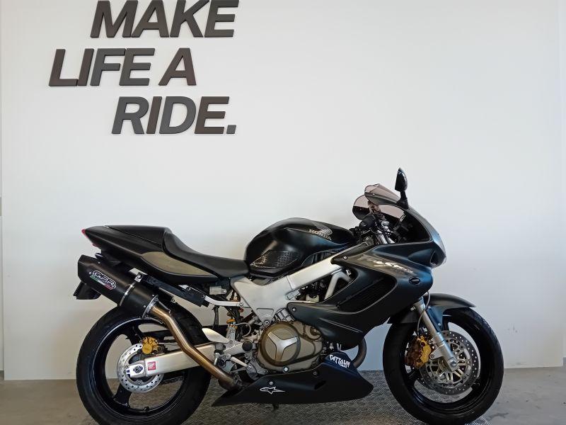 VTR 1000 F