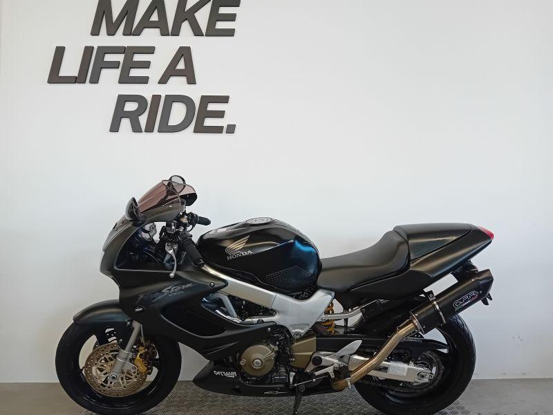 VTR 1000 F