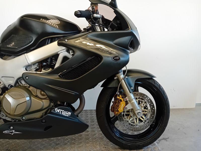 VTR 1000 F