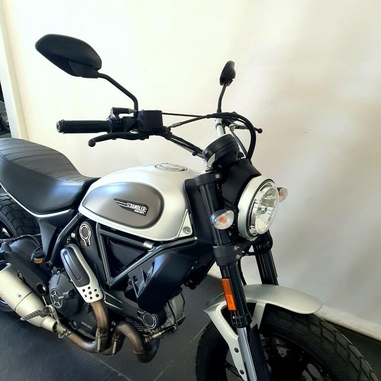 SCRAMBLER 800