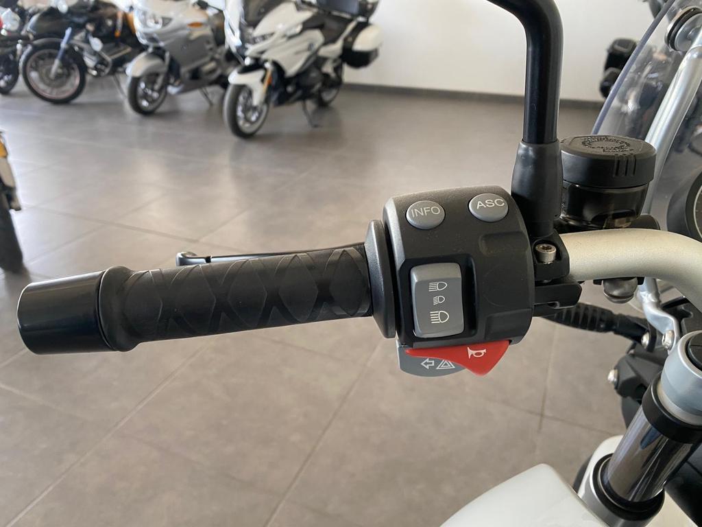 R 1200 R