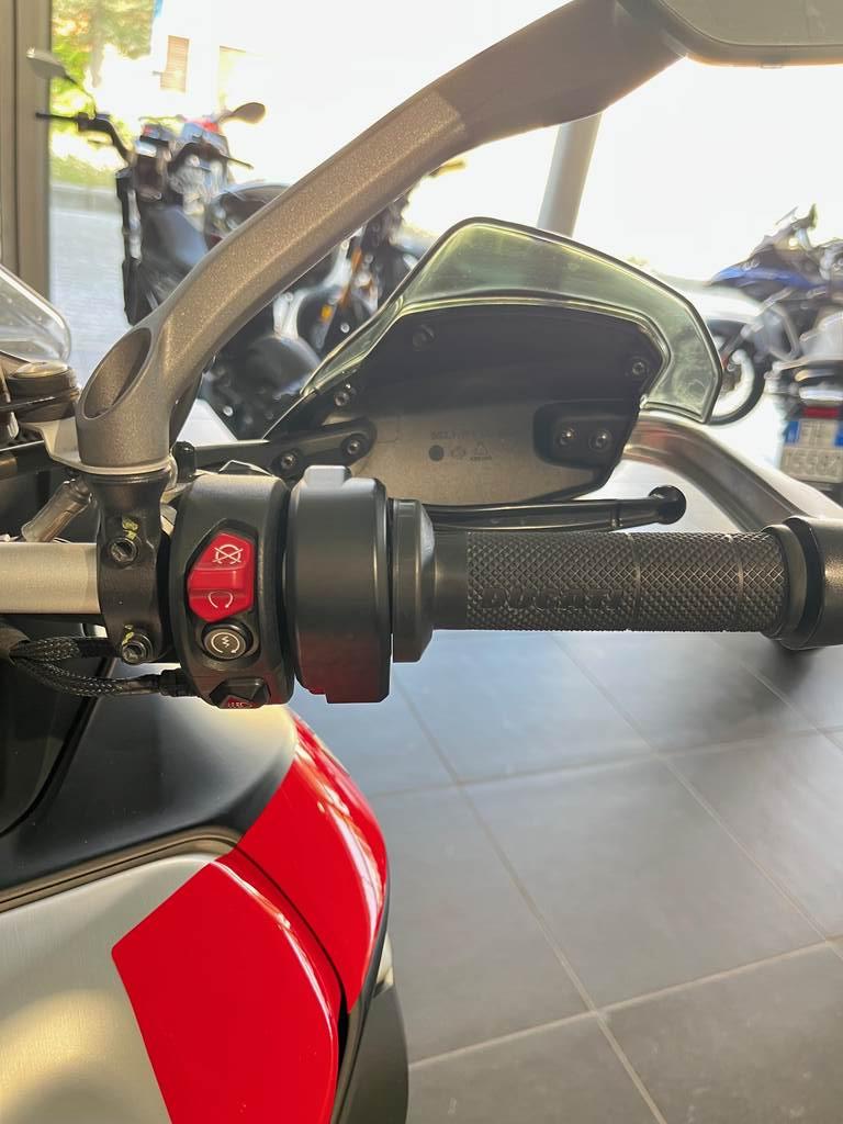 MULTISTRADA V4