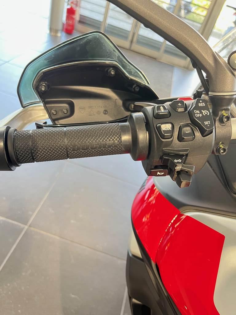 MULTISTRADA V4