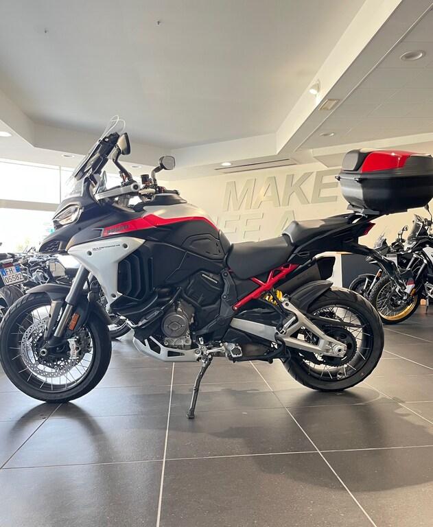 MULTISTRADA V4