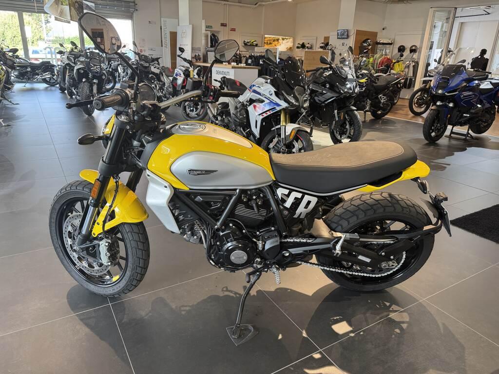 SCRAMBLER 800