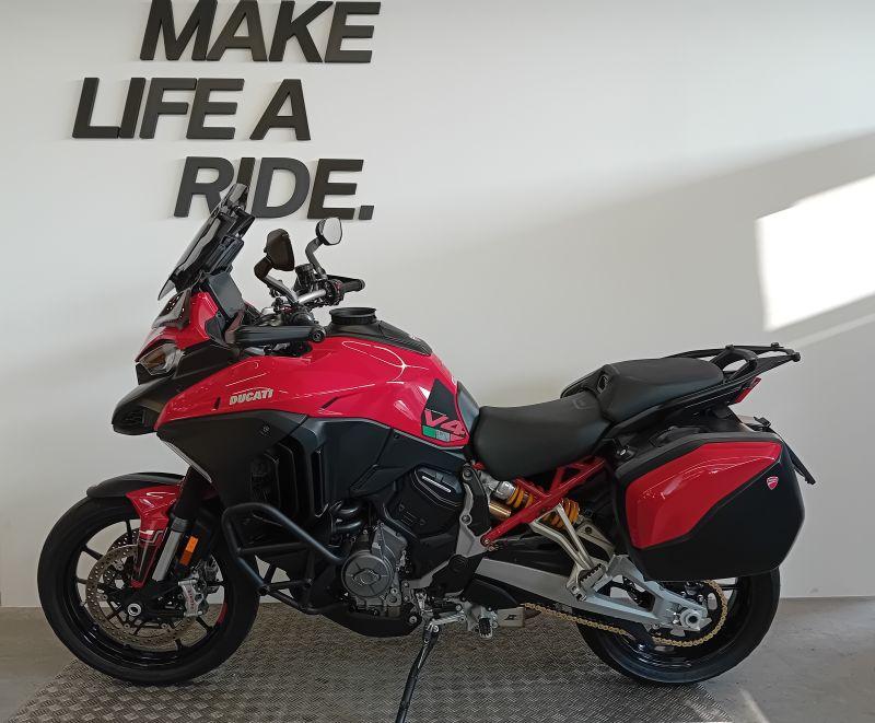 MULTISTRADA V4