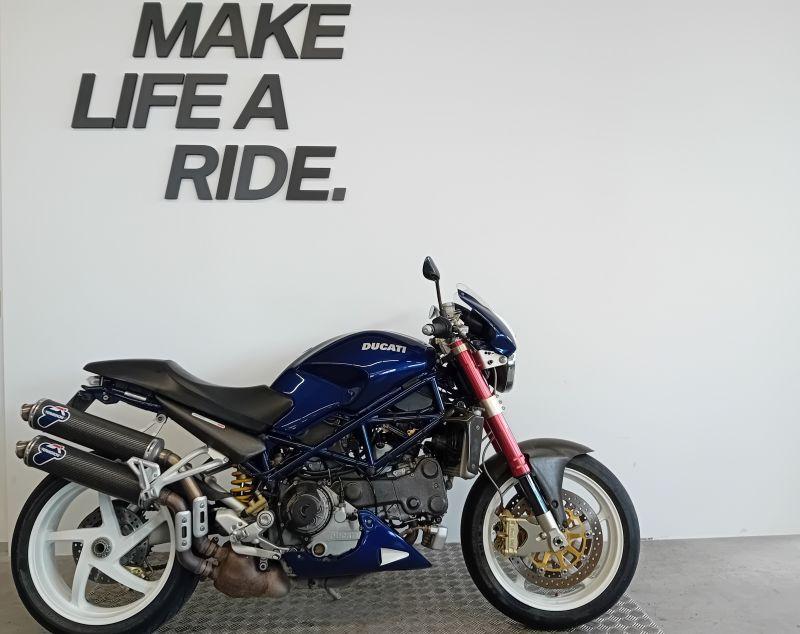 MONSTER 900