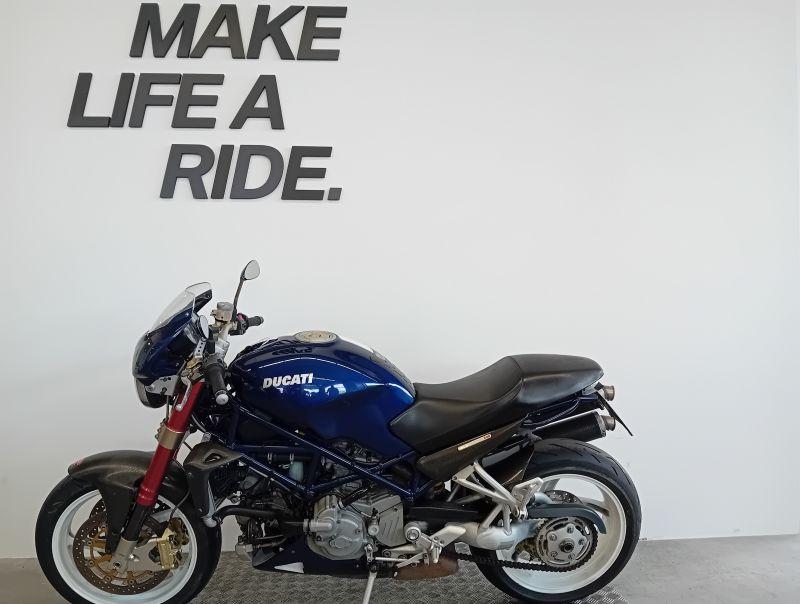 MONSTER 900