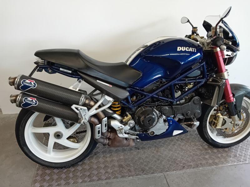 MONSTER 900