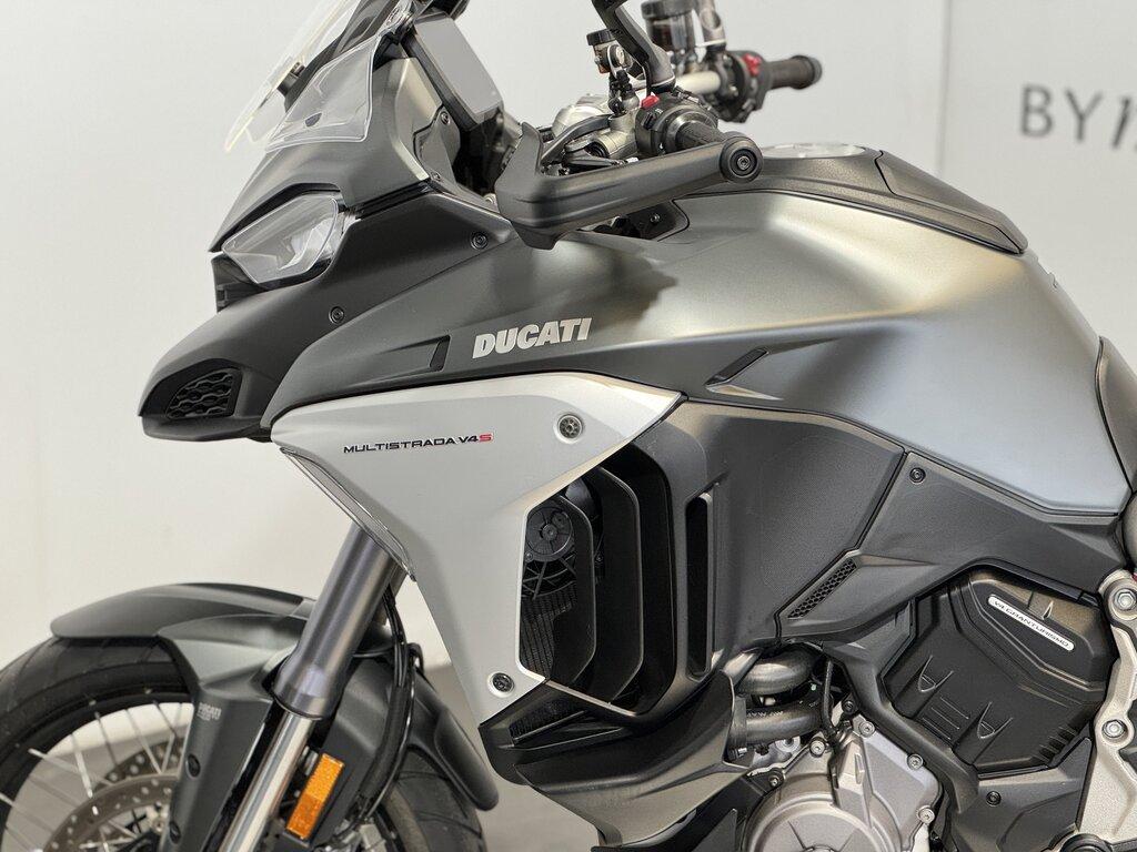 MULTISTRADA V4