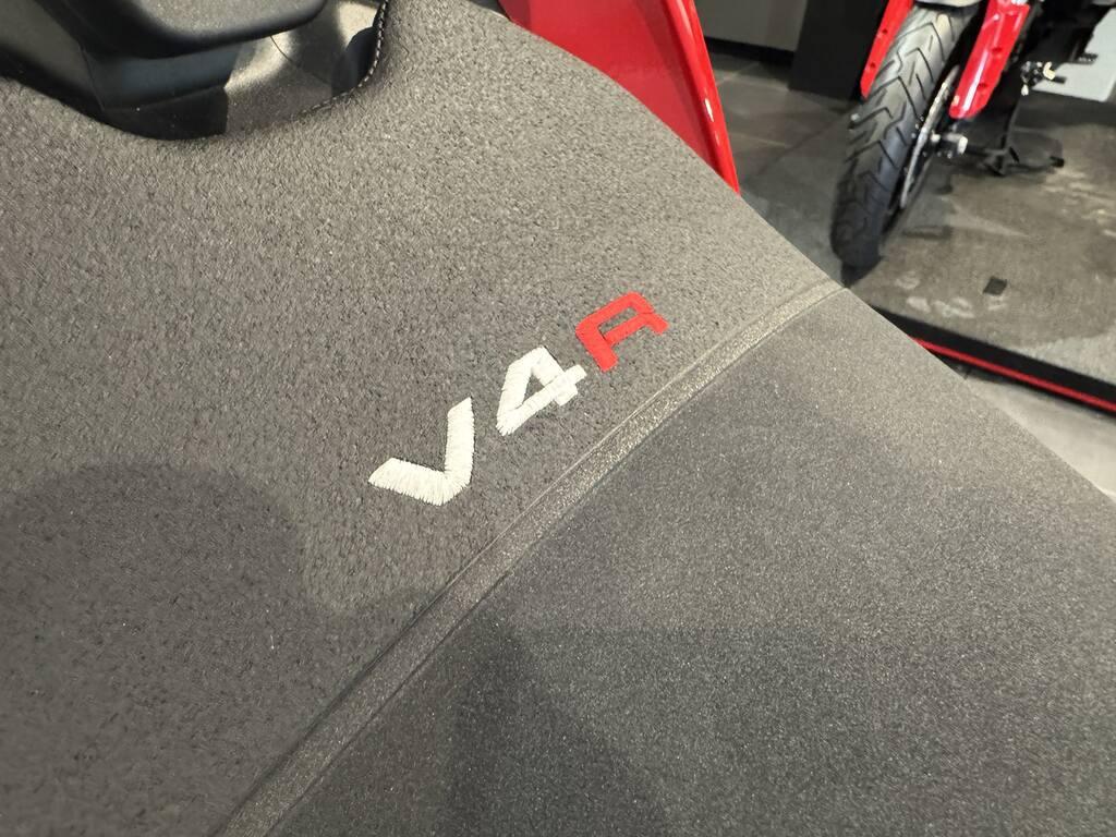 PANIGALE V4 R
