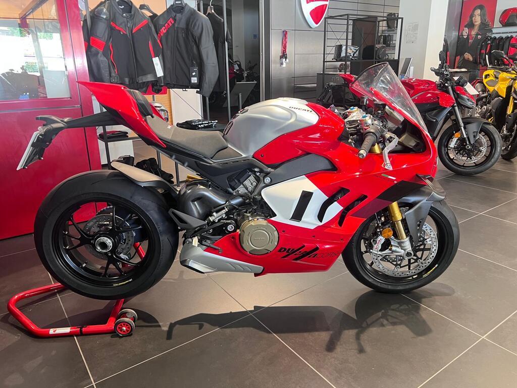 PANIGALE V4 R