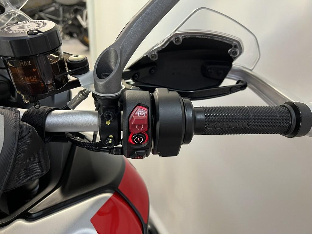 MULTISTRADA V4