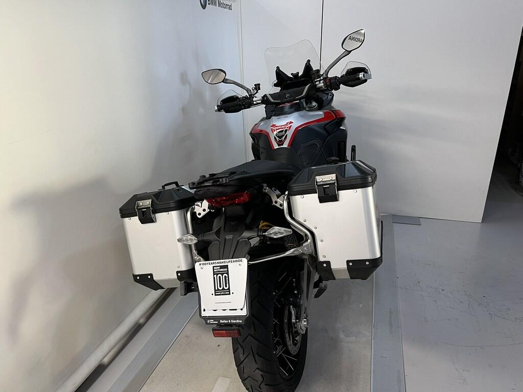 MULTISTRADA V4