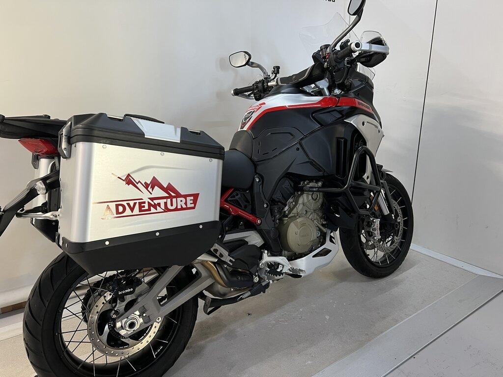 MULTISTRADA V4