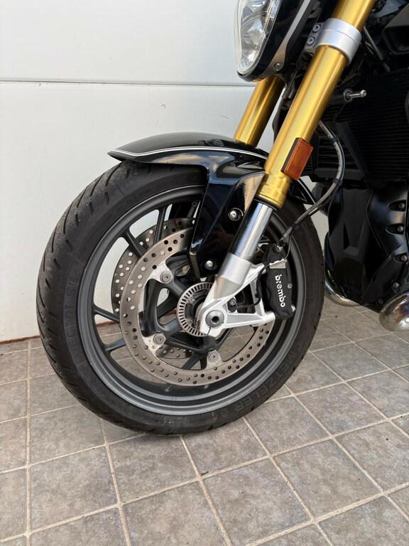 R 1200 R