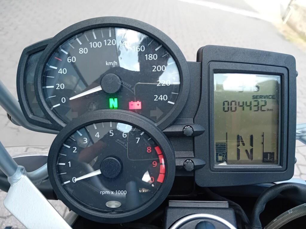 R 1200 R