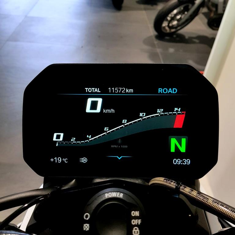 M 1000 R
