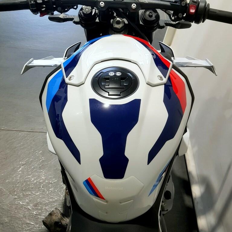 M 1000 R