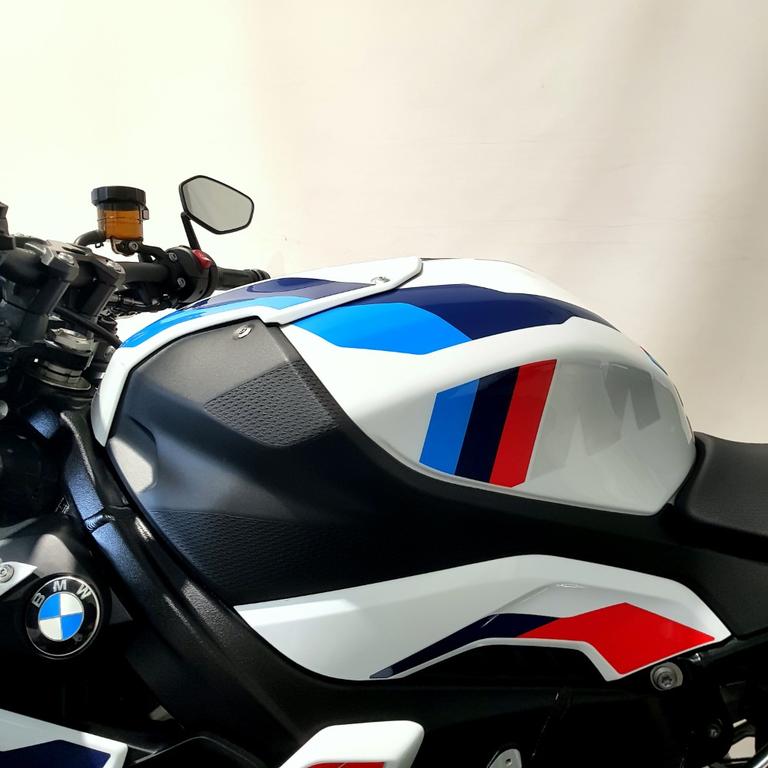M 1000 R