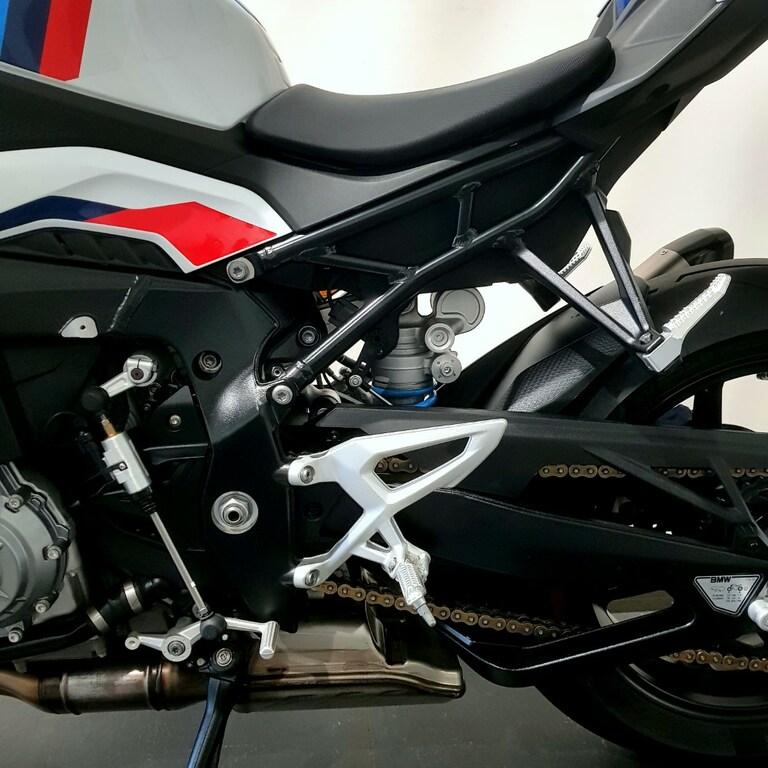 M 1000 R