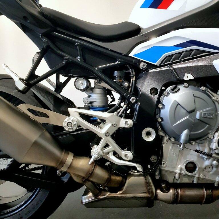 M 1000 R