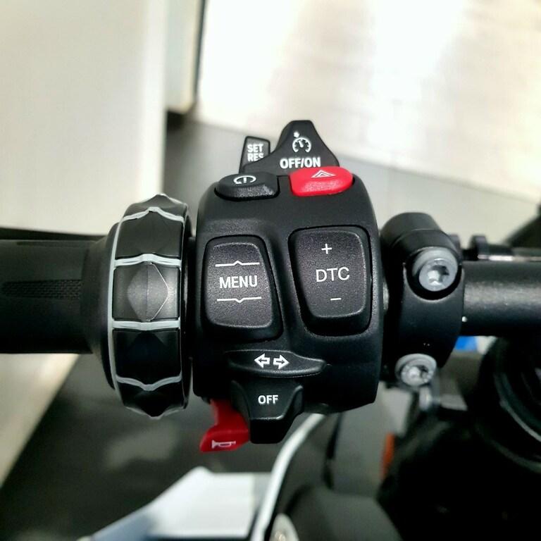M 1000 R