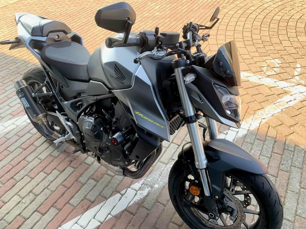 HORNET 750