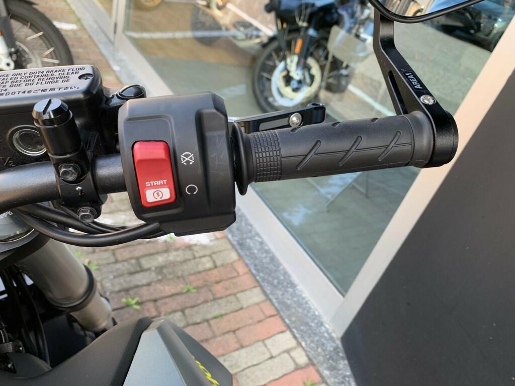 HORNET 750