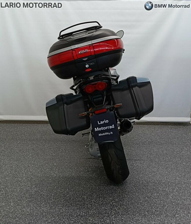 V100
