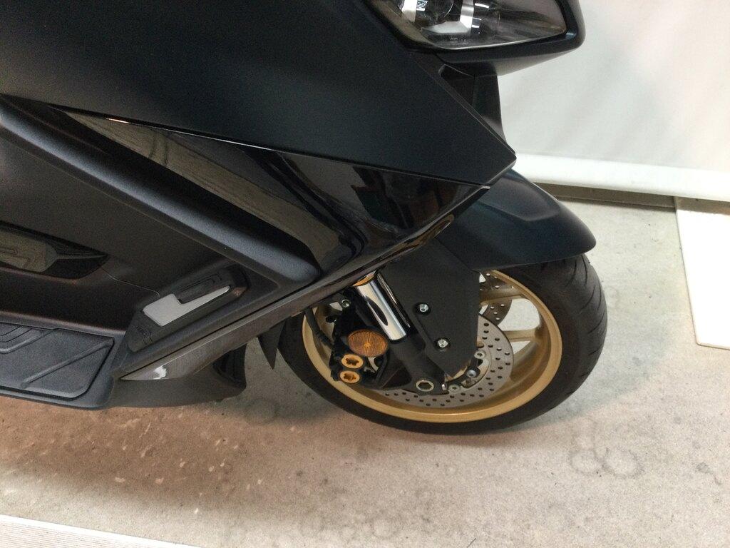 T-MAX 560