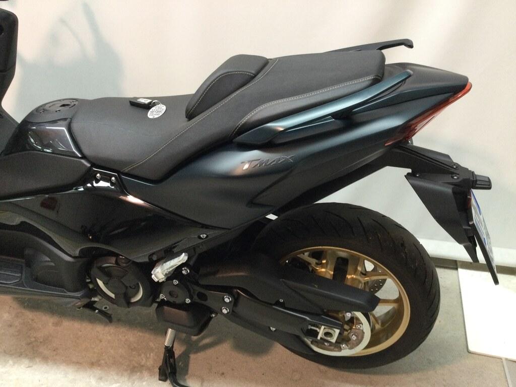 T-MAX 560