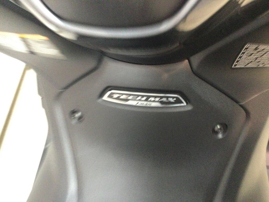 T-MAX 560