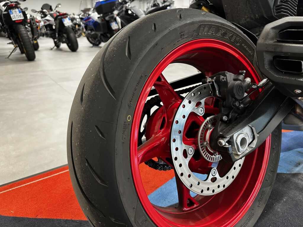 F 900 R