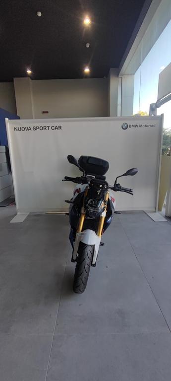 F 900 R