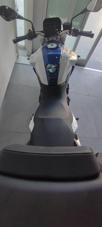 F 900 R