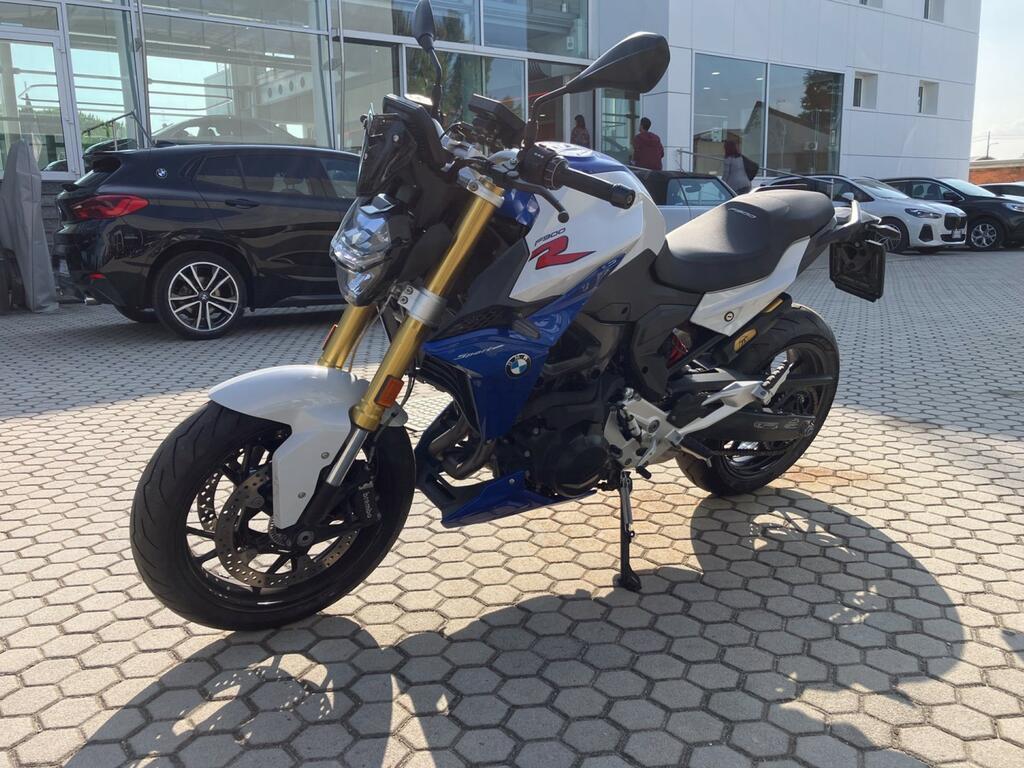 F 900 R