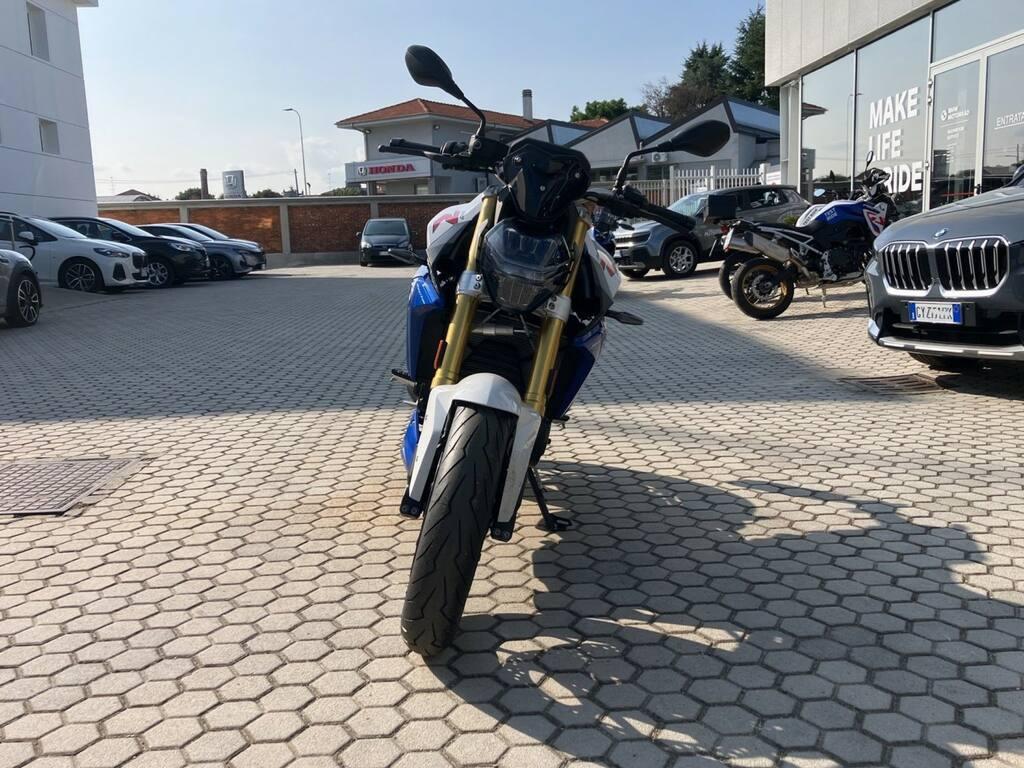 F 900 R