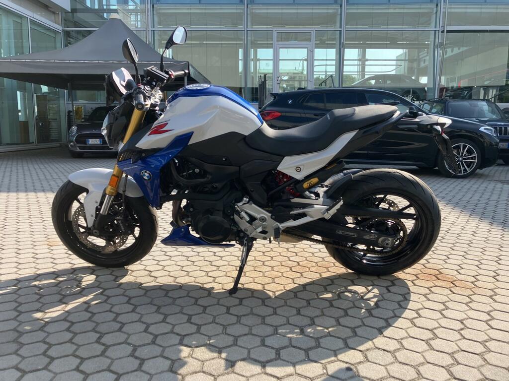 F 900 R