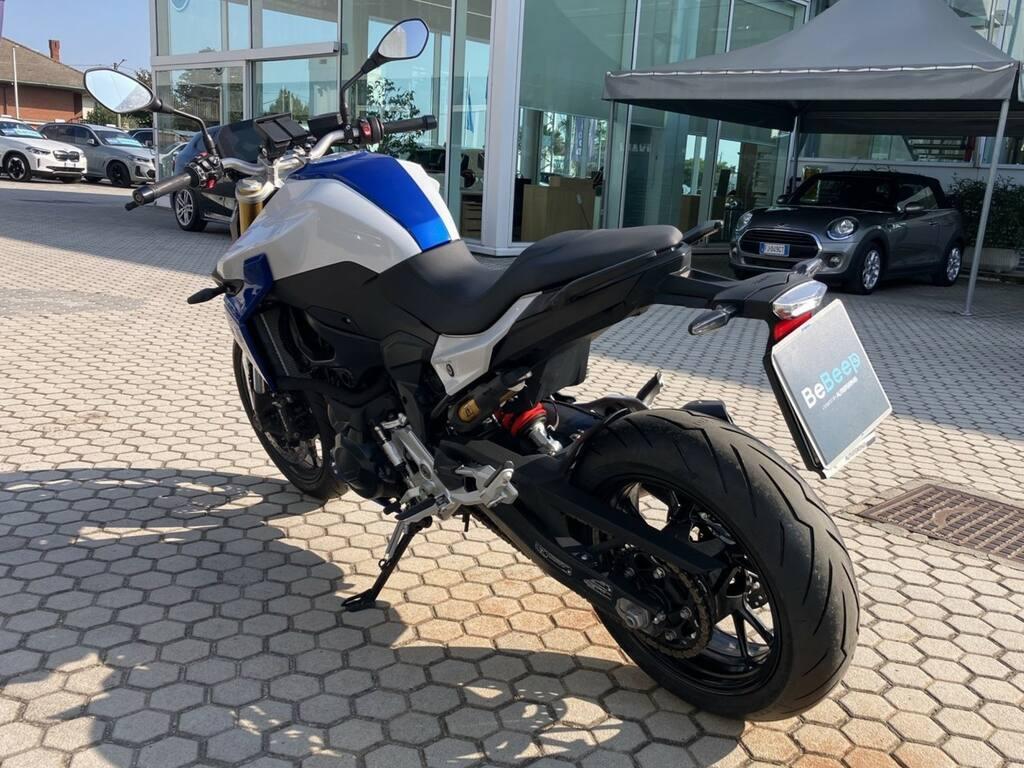 F 900 R