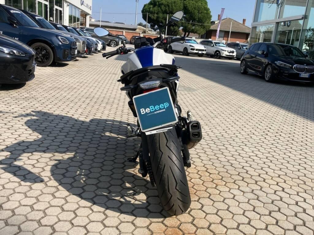 F 900 R