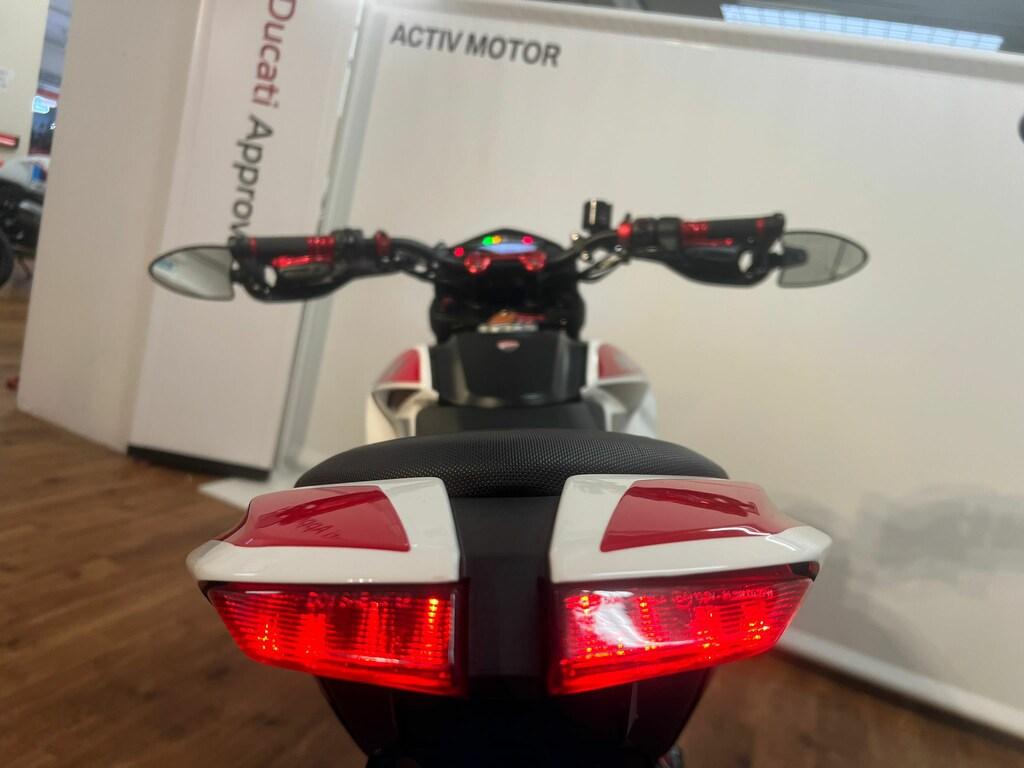 HYPERMOTARD 821