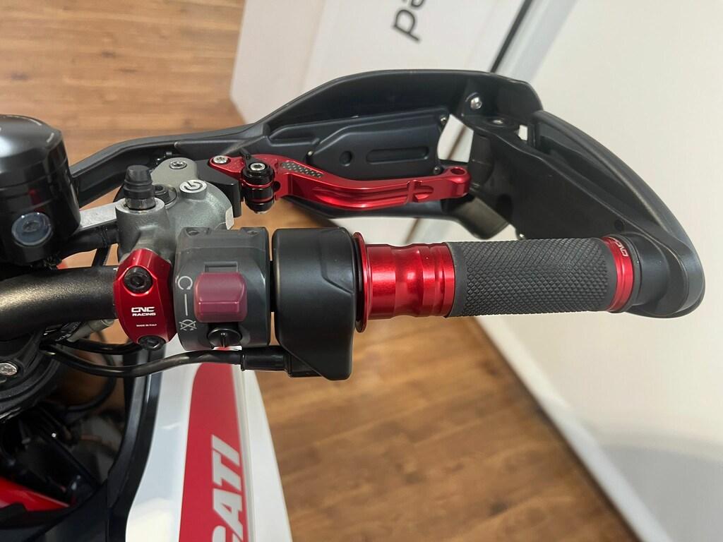 HYPERMOTARD 821