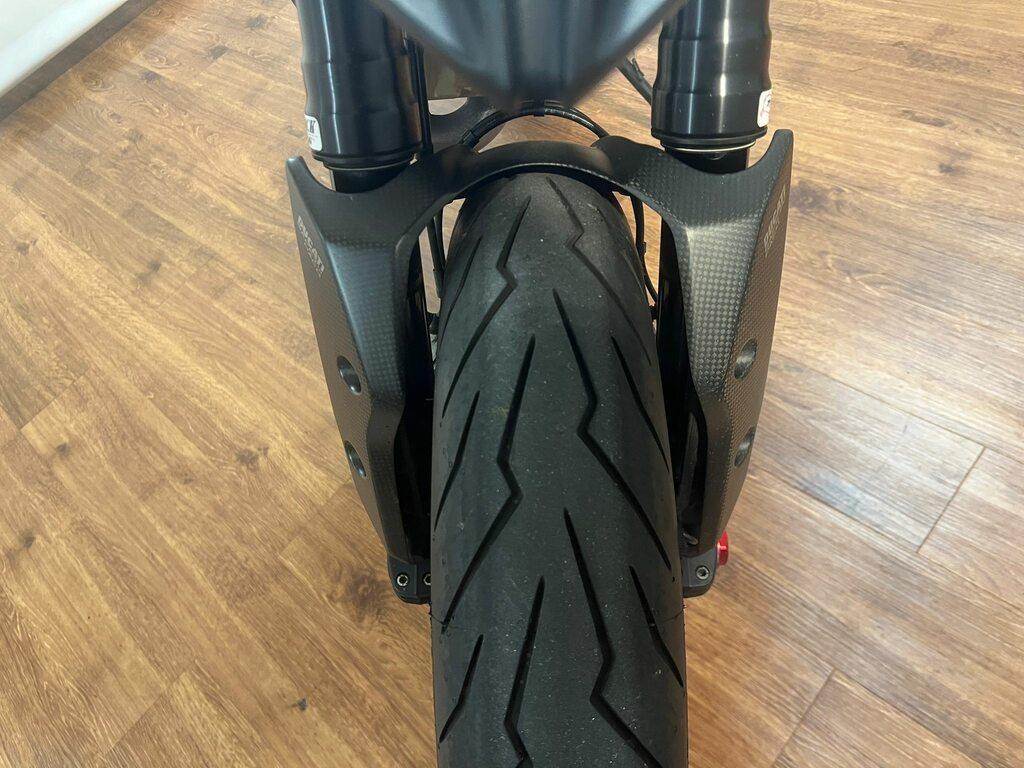 HYPERMOTARD 821
