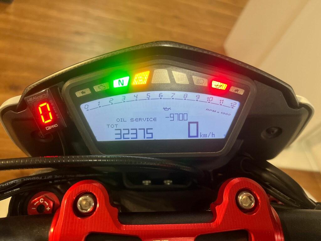 HYPERMOTARD 821