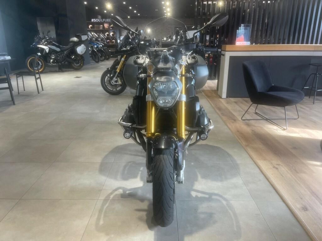 R 1200 R