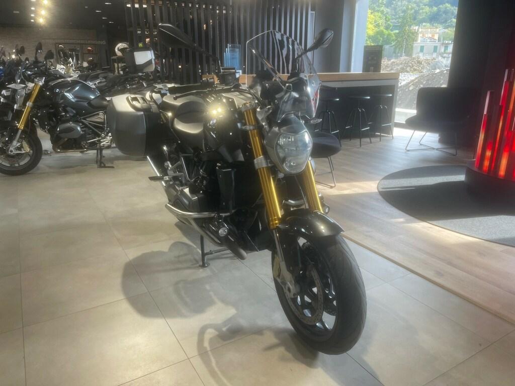 R 1200 R