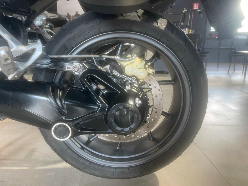 R 1200 R